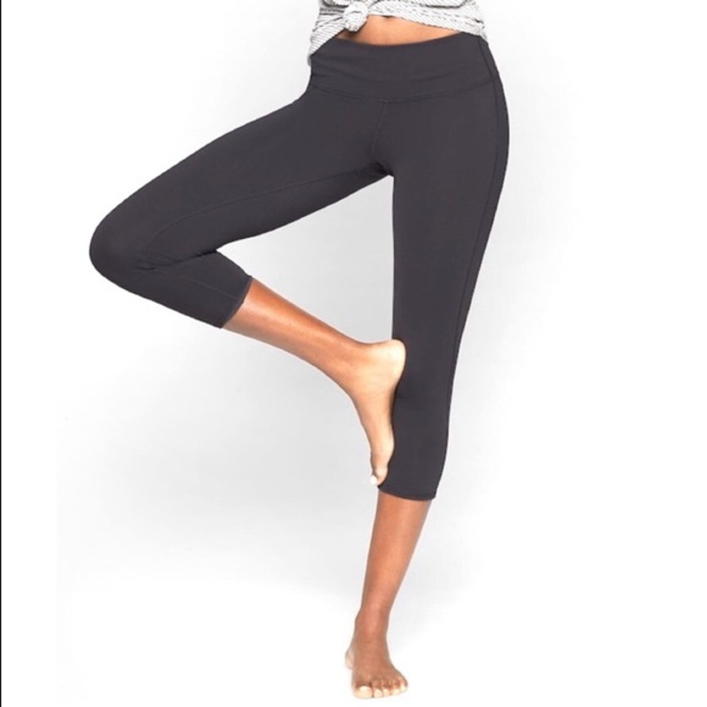 Chaturanga crop capri leggings